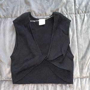 Wild fable twist knit top. Size small